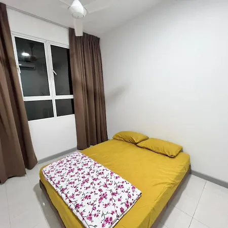 Qaisara Qais Homestay Kuala Terengganu Exterior photo